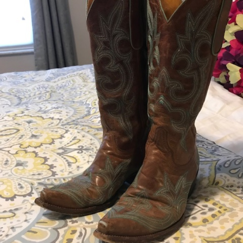 BOOTS